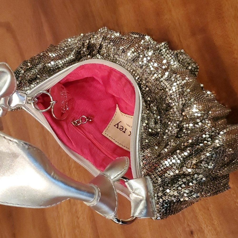 Handbag - Picture 6 of 11